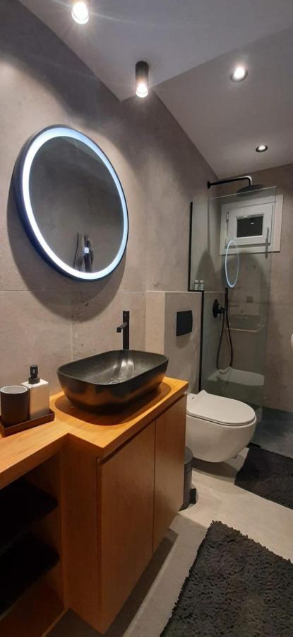 Homing Volos Inspired Modern Living Exterior photo