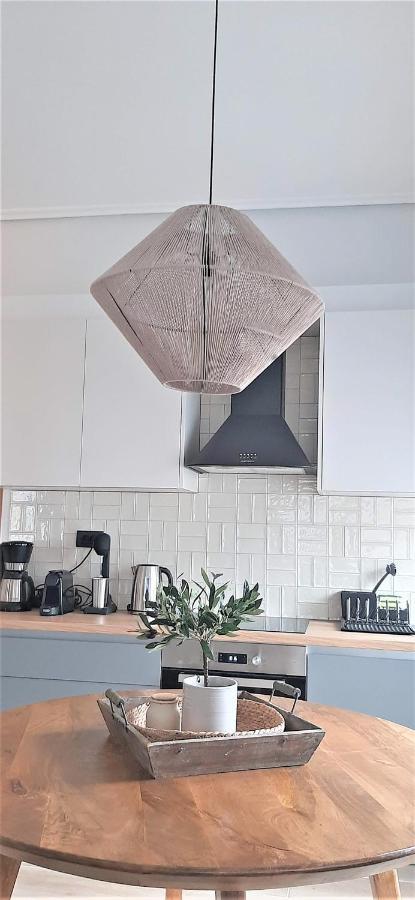 Homing Volos Inspired Modern Living Exterior photo